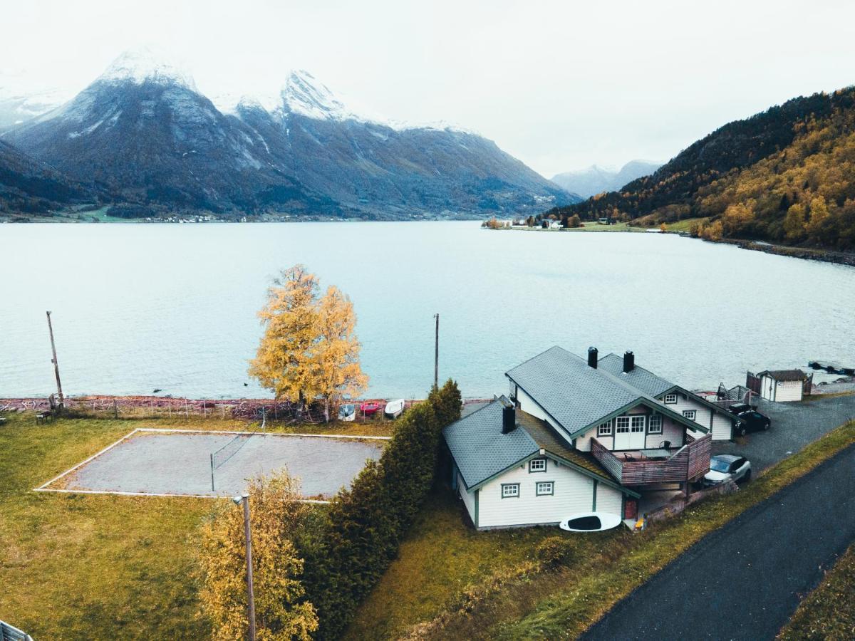 Vollsnes Feriehus Villa Hjelle Esterno foto